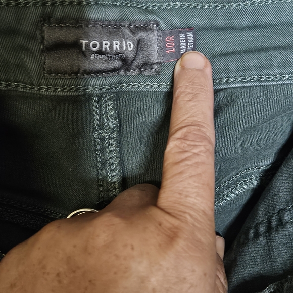 💥Sale💥NWOT Torrid Deep Green Denim Jeans NWOT - Picture 4 of 5